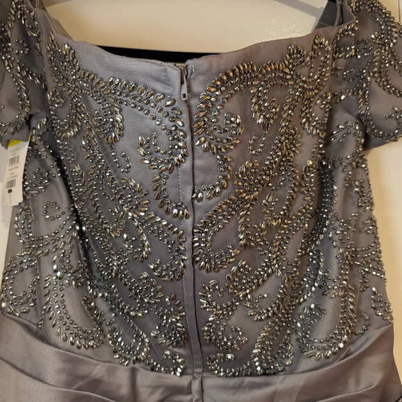 NWT La Femme Pleated‎ Satin Evening Gown Wedding Formal Special Occasion - Picture 5 of 8